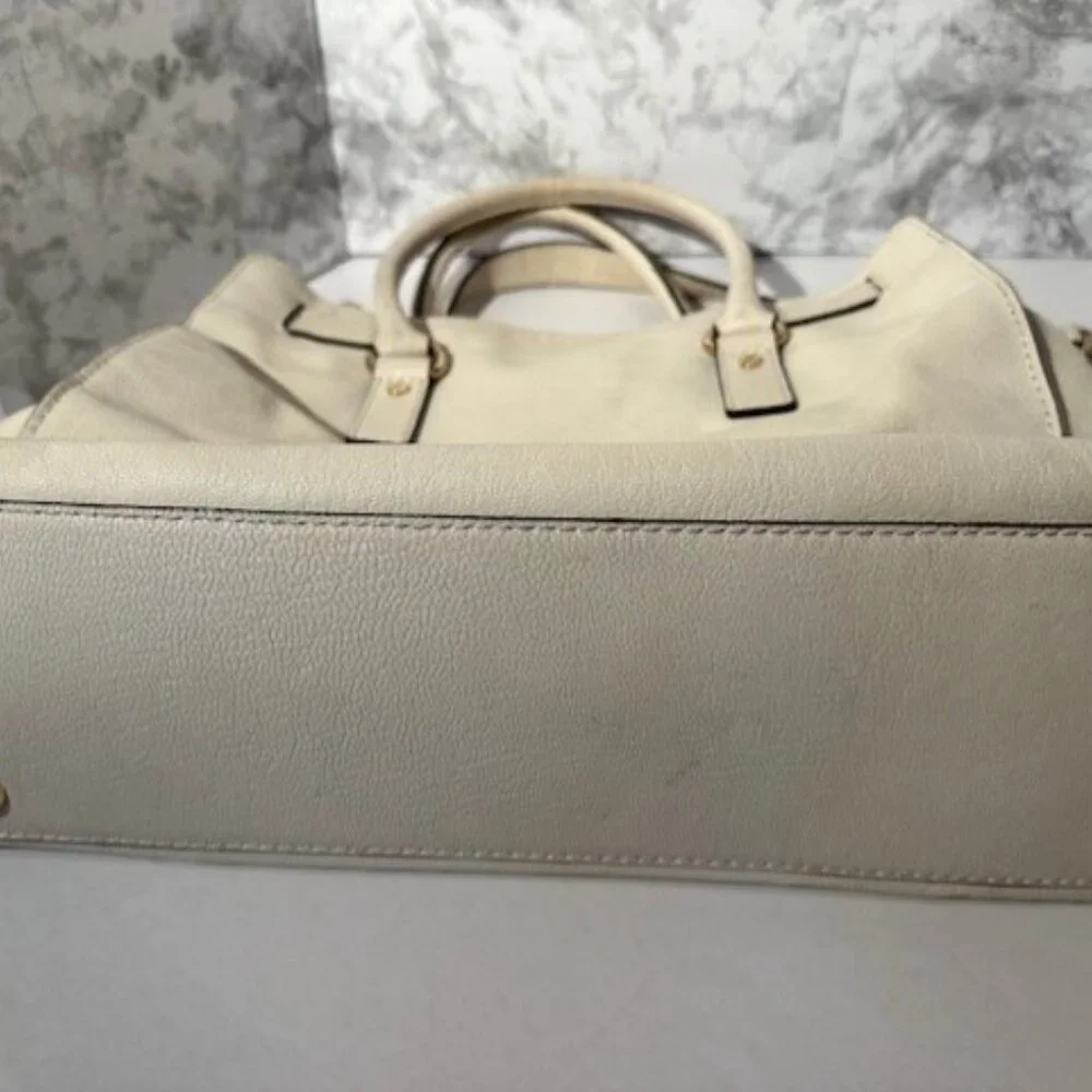 Michael Kors Large Cream Leather Tote – Gold Hardware Classic Shoulder Bag - Picture 6 of 16